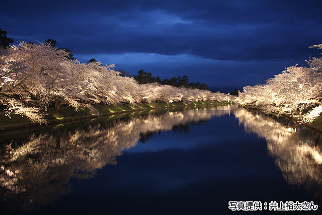 弘前公園は桜の名所で「弘前さくらまつり」の期間中には国内外から約200万人が訪れる