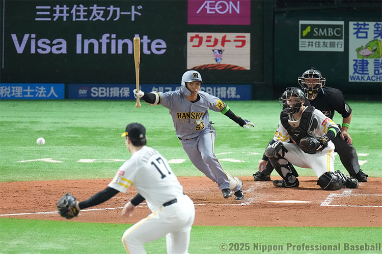 5回表無死、島田海吏が6番レフトのスタメンに応えるヒットを放ち、さらに2塁盗塁を決めてチャンスを広げる