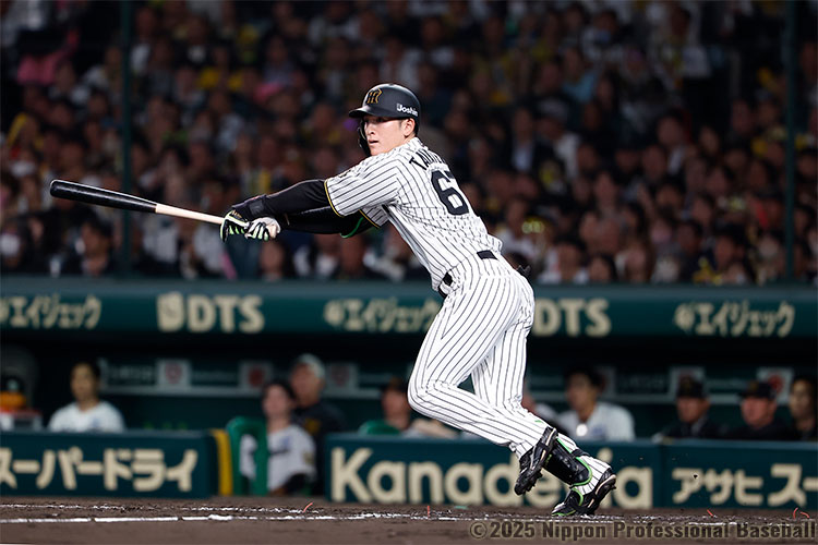 4回裏1死一塁、髙寺望夢がレフト前ヒットを放ち、チャンスを広げるも得点ならず