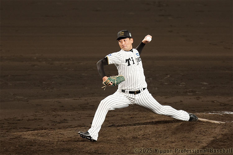 阪神は9回から4番手・岩崎優が登板