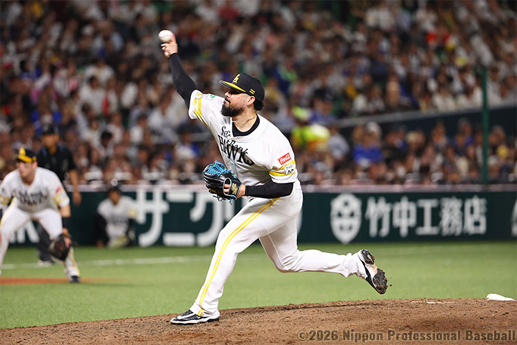 ソフトバンクは7回から4番手・オスナが登板